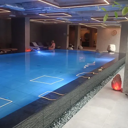 Cozy Flat азур Saints Constantine and Helena