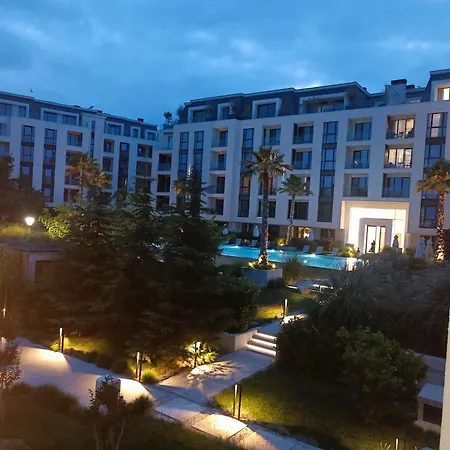 Cozy Flat азур Szent Konstantin és Elena